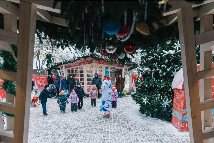 Why Reindeer Ornaments are the Perfect Addition to Your Beach Walk Decor