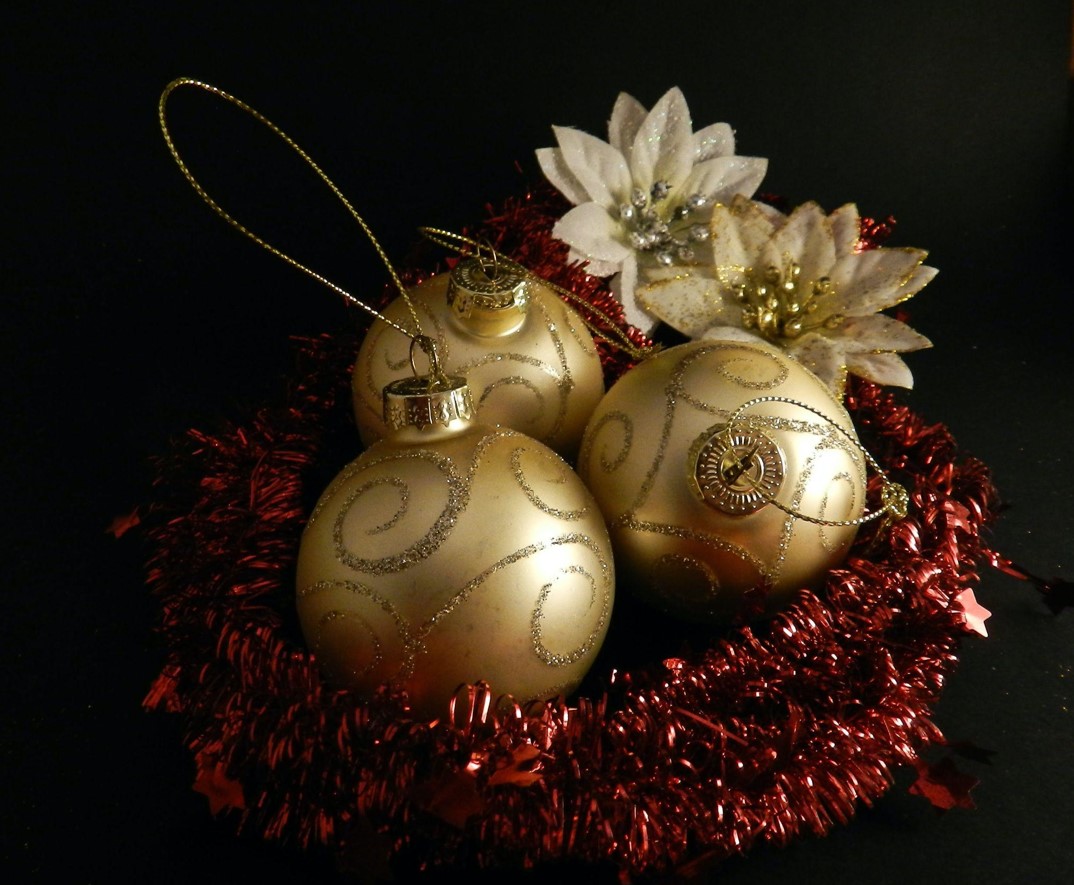 Choosing the Right Christmas Tree for a 9-Foot Ceiling 